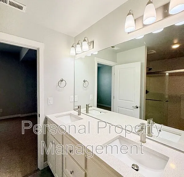 417 NE Repass Rd #2 — Photo 13