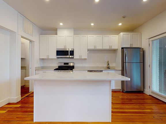 3rd image of 715 Centre St #201