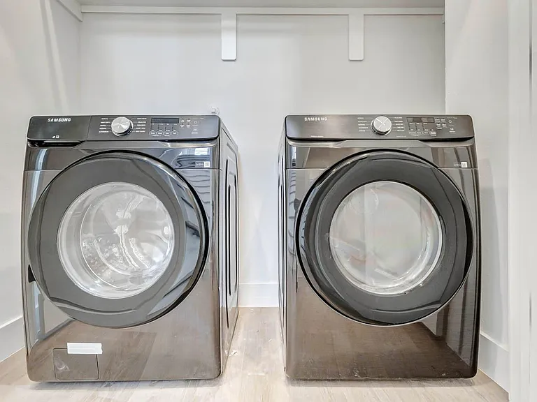 5636 Dolores St — Photo 35