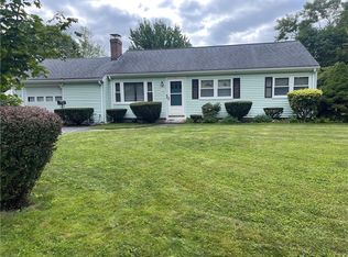 12 Sherwood Ln, Barrington, RI 02806