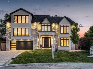 10 Bayberry Cres, Toronto, ON M2K 1T8