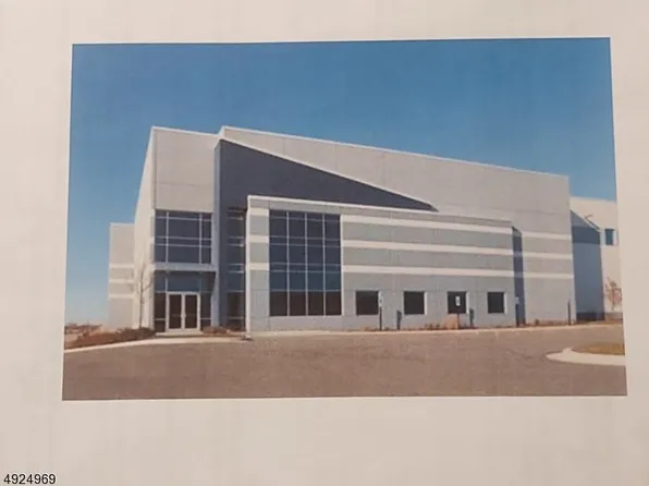 16 Heller Park Ln, Somerset, NJ 08873