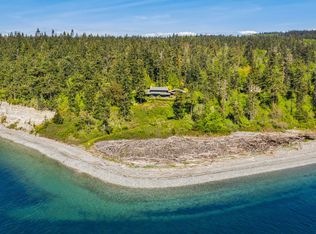 3962 Smugglers Cove Rd, Greenbank, WA 98253