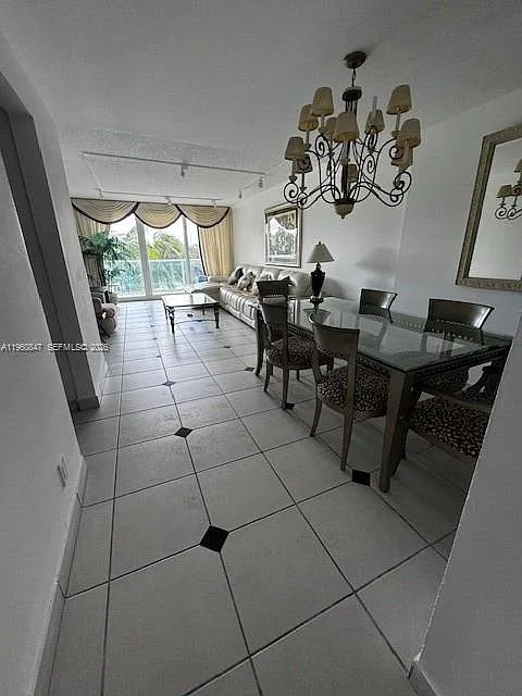 Arlen House East Condo — Photo 2