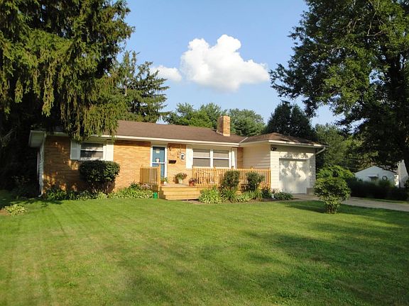 4th image of 1580 Truro Ave