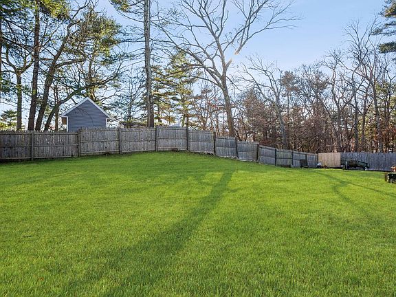 3rd image of 38 Cedar Ln