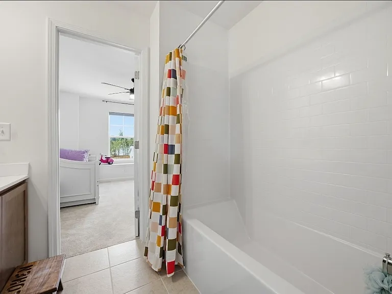 315 Enfield Dr — Photo 20