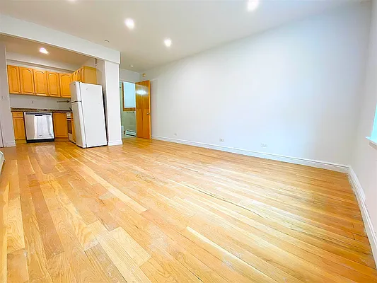 Rented by Bond New York | media 2