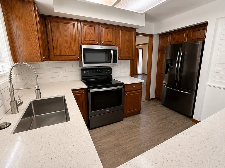 793 Collingwood Dr — Photo 8