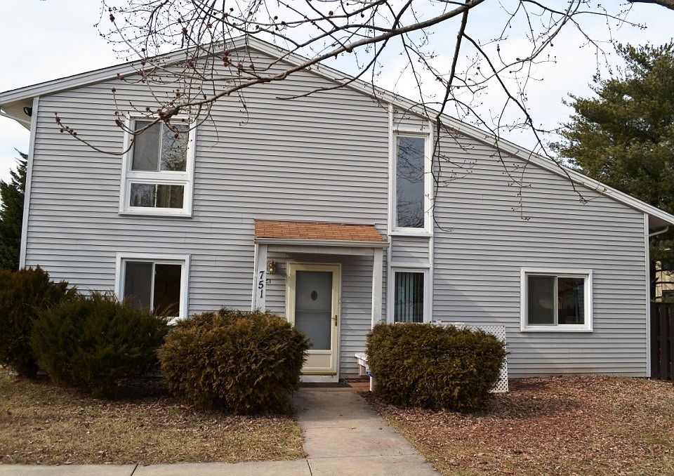 1st image of 751 Sugarland Run Dr