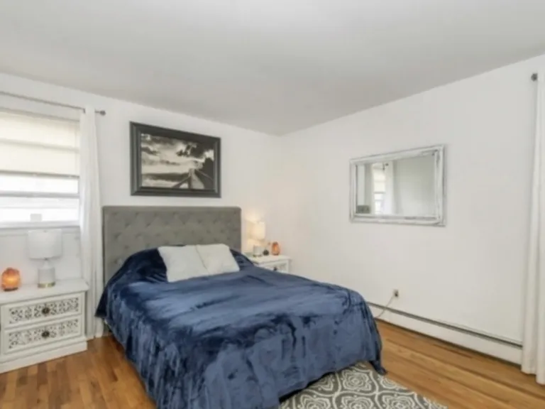 44 Parkway W — Photo 7