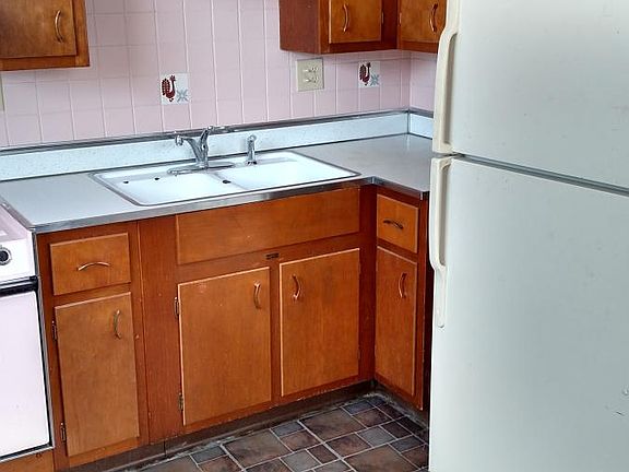 5th image of 222 N Greenwood Ave APT 3
