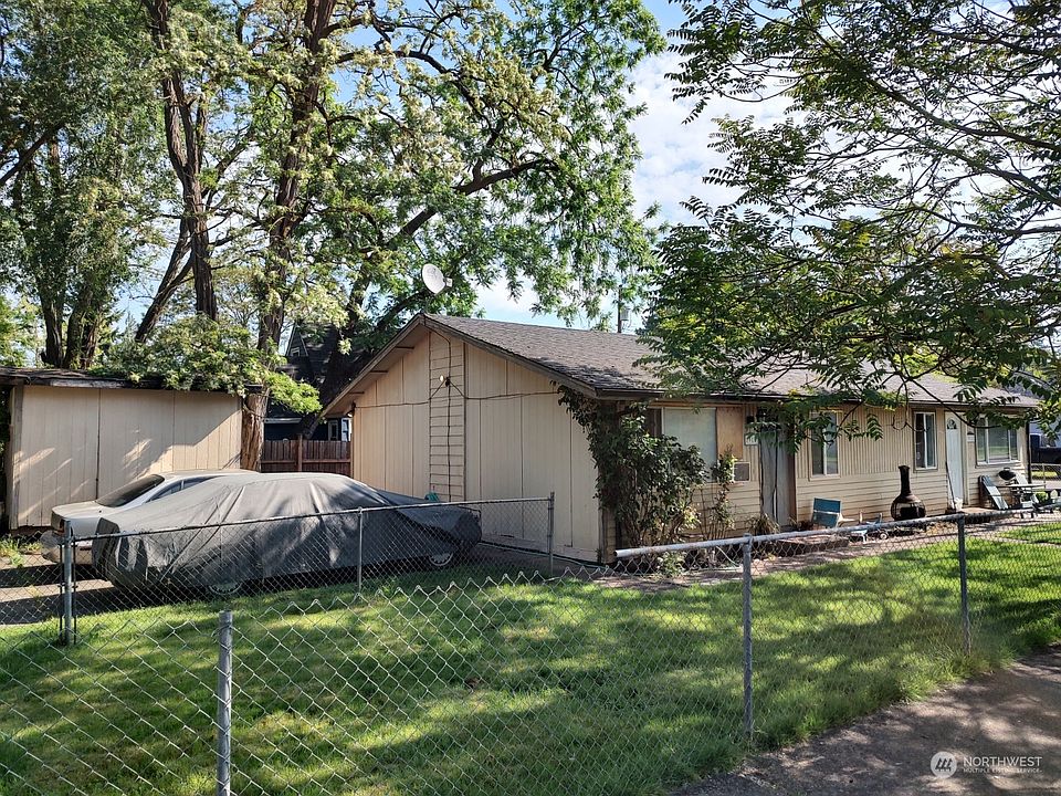 2nd image of 1916 E 30th St