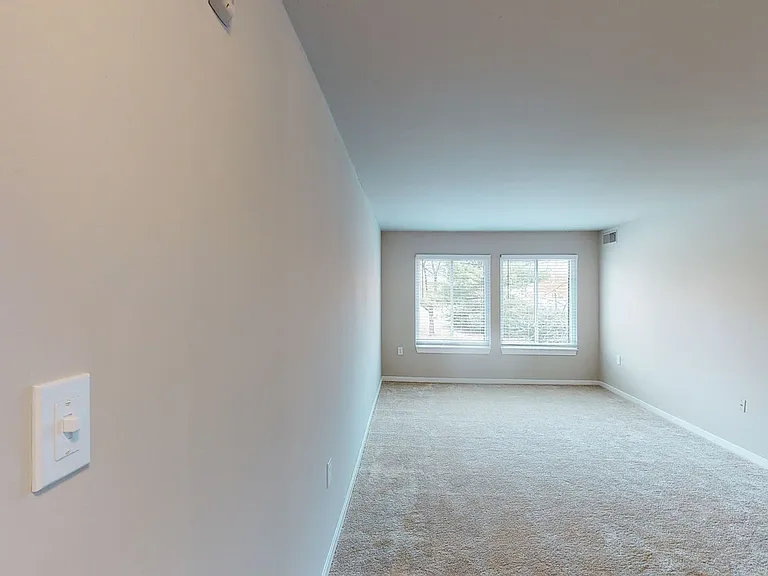 Seneca Place — Photo 76