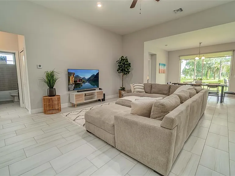 265 Annapolis Ln — Photo 12