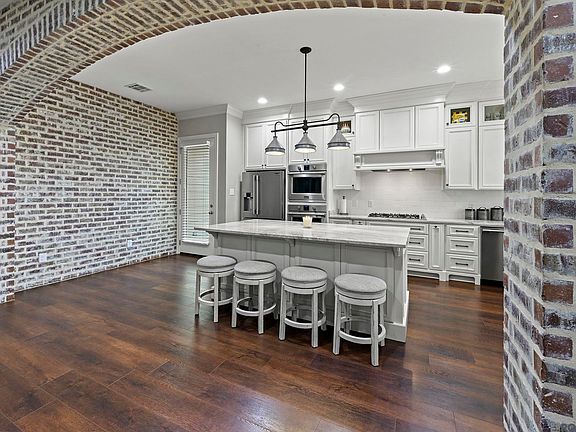 5th image of 36528 Royal Oak Dr