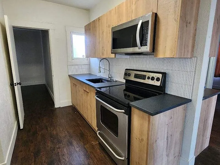 716 E Pierce St — Photo 8