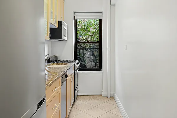 Rented by Stonehenge NYC LLC | media 5