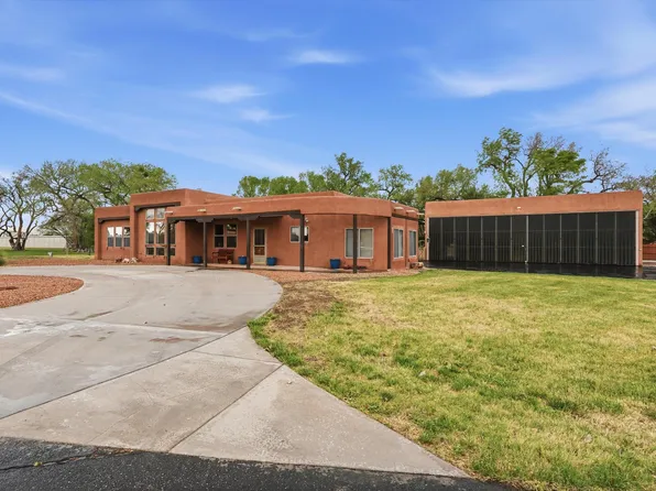 378 Debonair Dr, Los Lunas, NM 87031