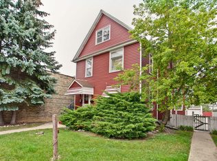 707 S McAlister Ave, Waukegan, IL 60085
