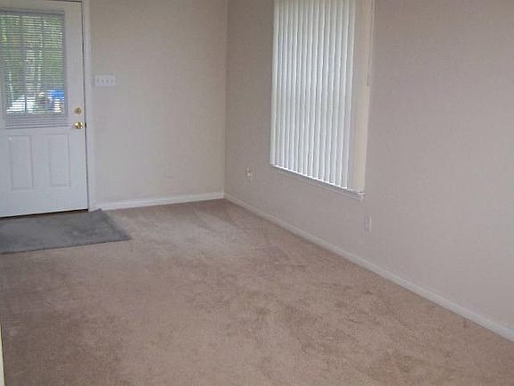 4th image of 2561 Carrie Ln