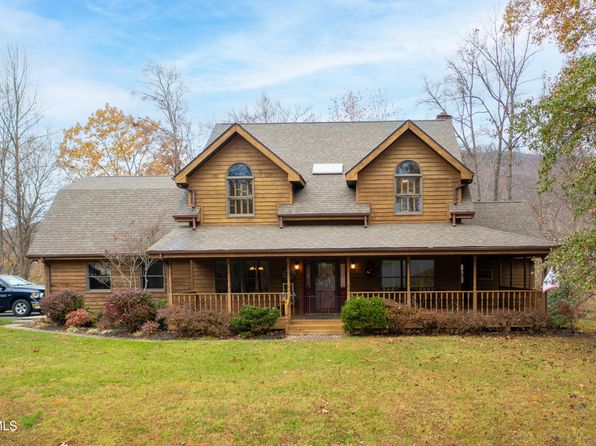 2019 Ridgeview Dr, Big Stone Gap, VA 24219