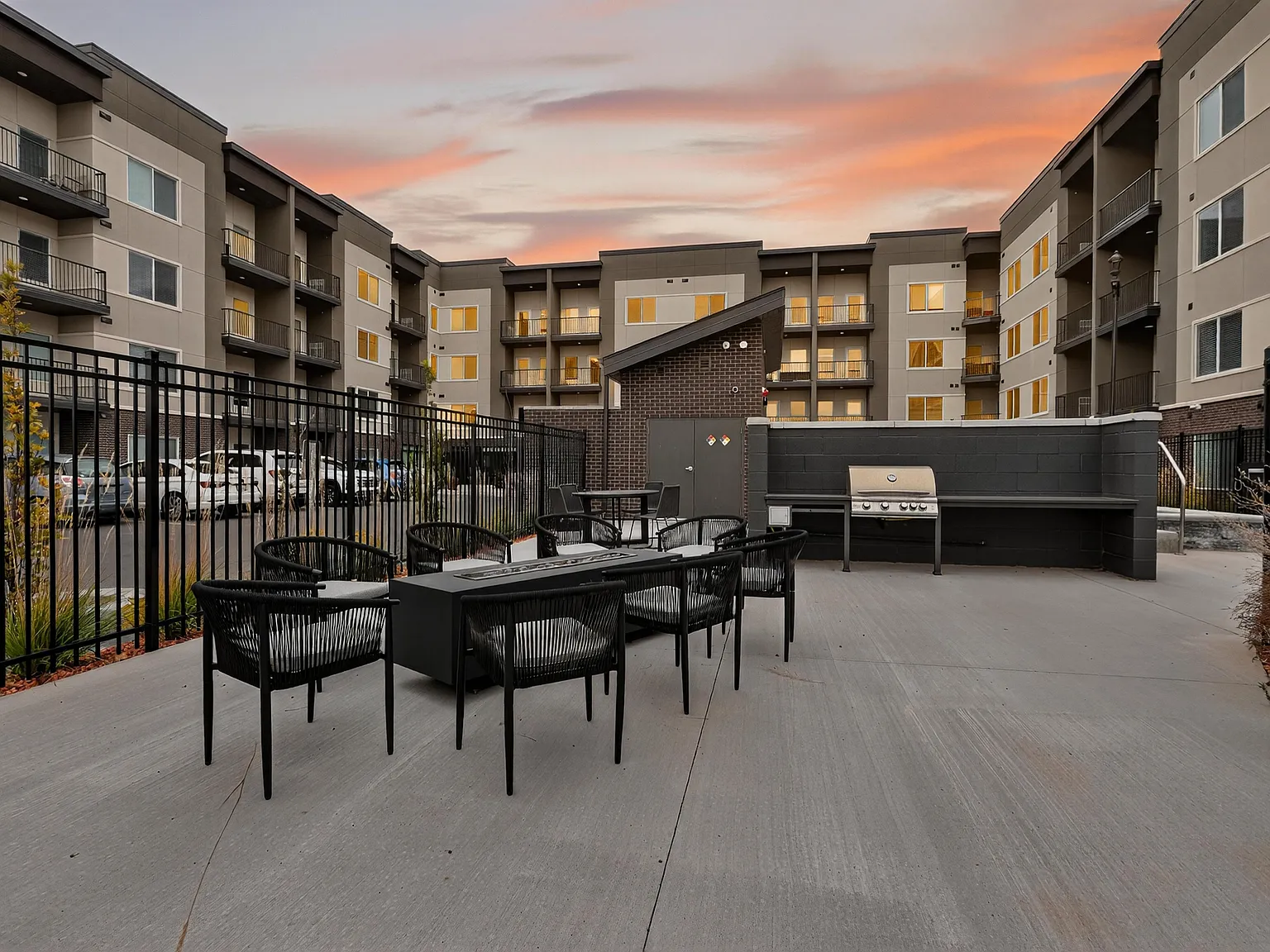 Riverwalk Apartments — Photo 3