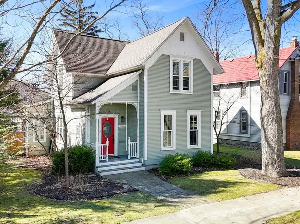 206 E 9th St, Traverse City, MI 49684