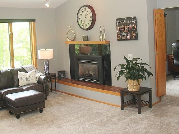 3rd image of 412 Shorewood Dr