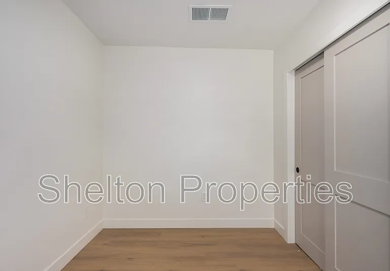 616 N 10th Ave #H — Photo 9