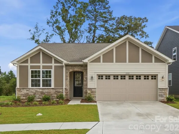 2742 Phoenix Ct, Gastonia, NC 28052