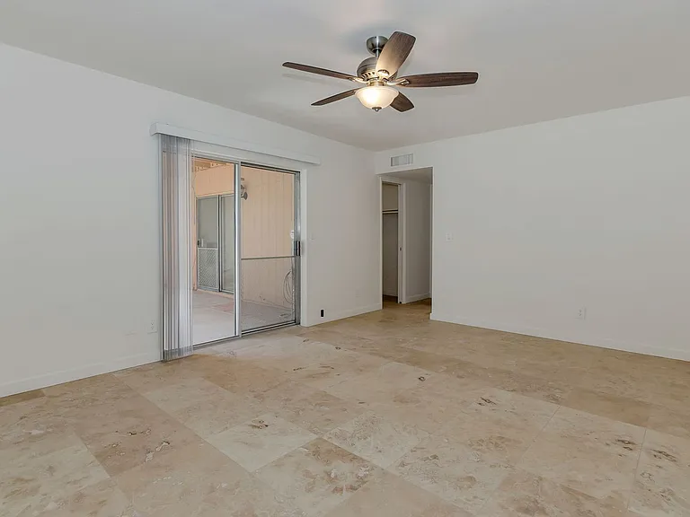 2720 N Beverly Ave — Photo 19