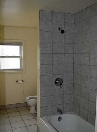 4th image of 234 E Warrington Ave