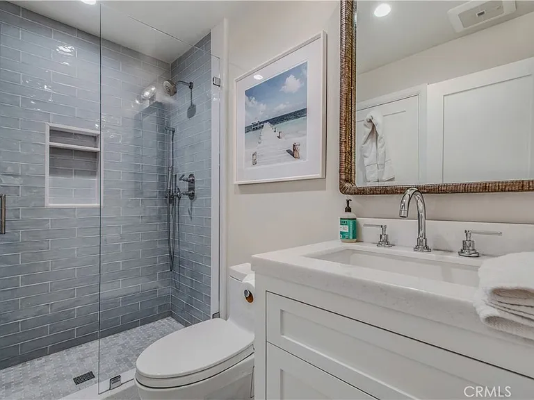 317 E Bay Front — Photo 40