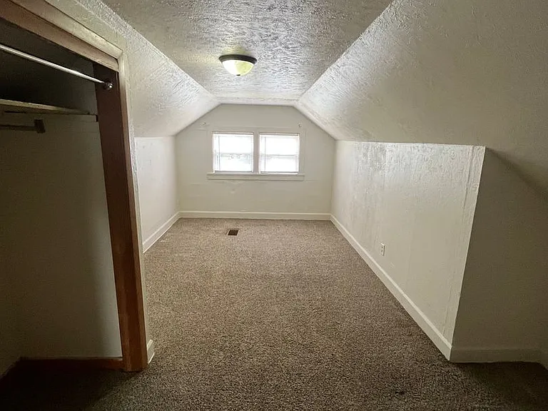532 Clifford Ave — Photo 13