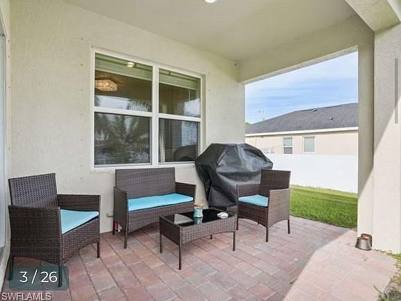 3rd image of 1009 Jacaranda Pkwy E