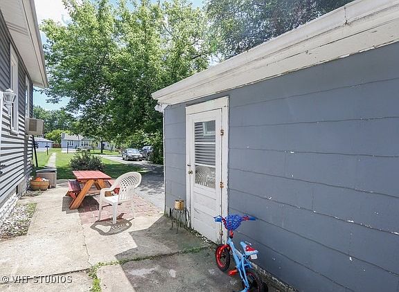 4th image of 214 N Grant St