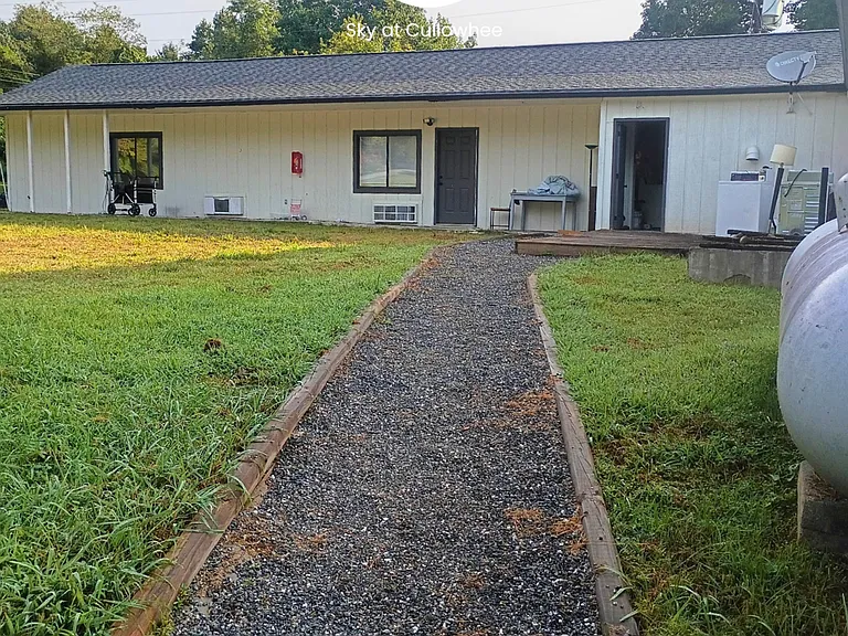 Sky at Cullowhee - Modern Living! - 50 % off First month — Photo 7