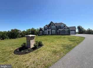 18030 Maintree Farm Ct, Leesburg, VA 20175
