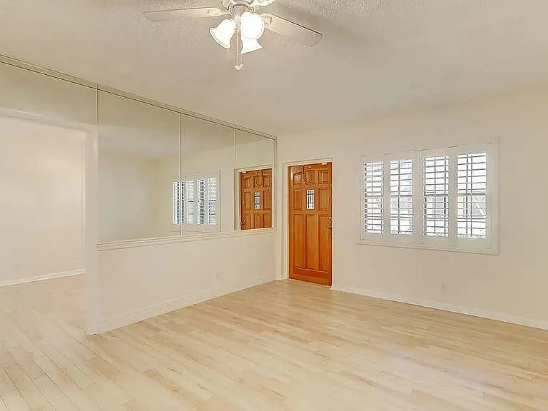 917 NE 16th Ave #1 — Photo 7