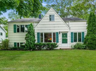 701 Inverness Rd, Lisle, IL 60532