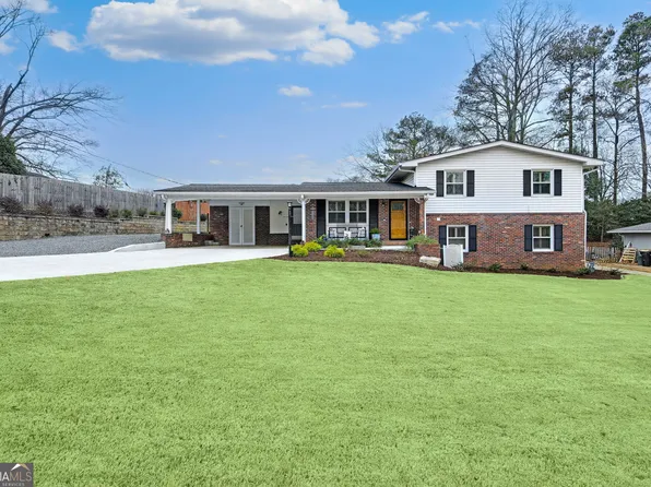 35 Mansour Cir, Newnan, GA 30263
