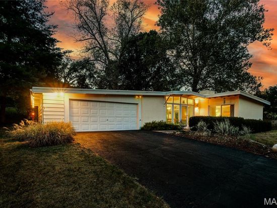 709 Cheviot Ct, Saint Louis, MO 63122