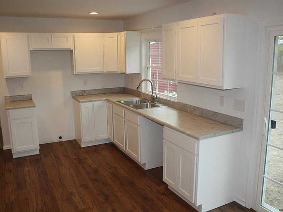 3rd image of 26 Currey Ave