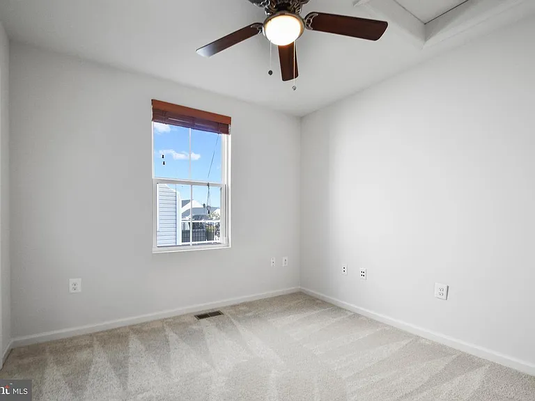 2041 Crepe Myrtle Ln — Photo 14
