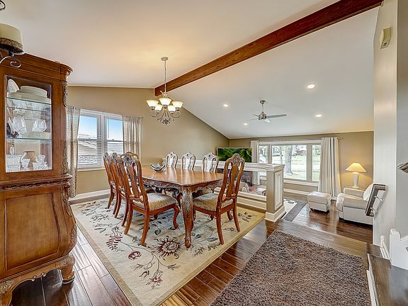 3rd image of 13041 Meadowview Ln