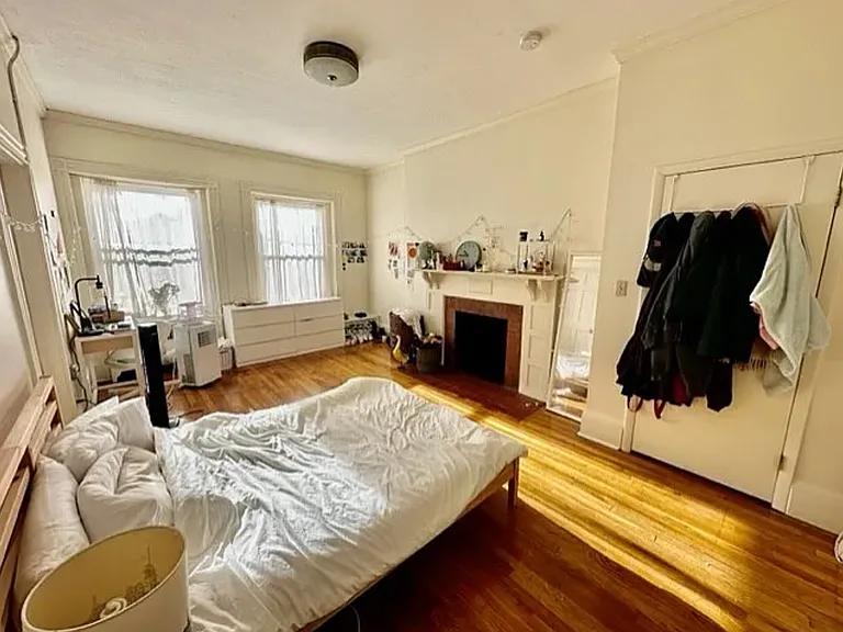 912 Beacon St #2 — Photo 12