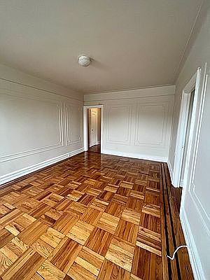 4th image of 8438 120th St APT 4E