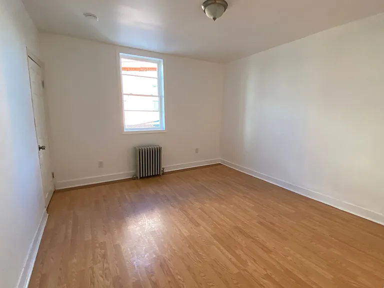 1815 Tasker st — Photo 7