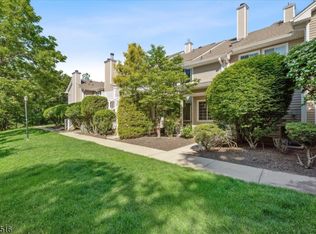 24 Stevens Ct, Bedminster, NJ 07921